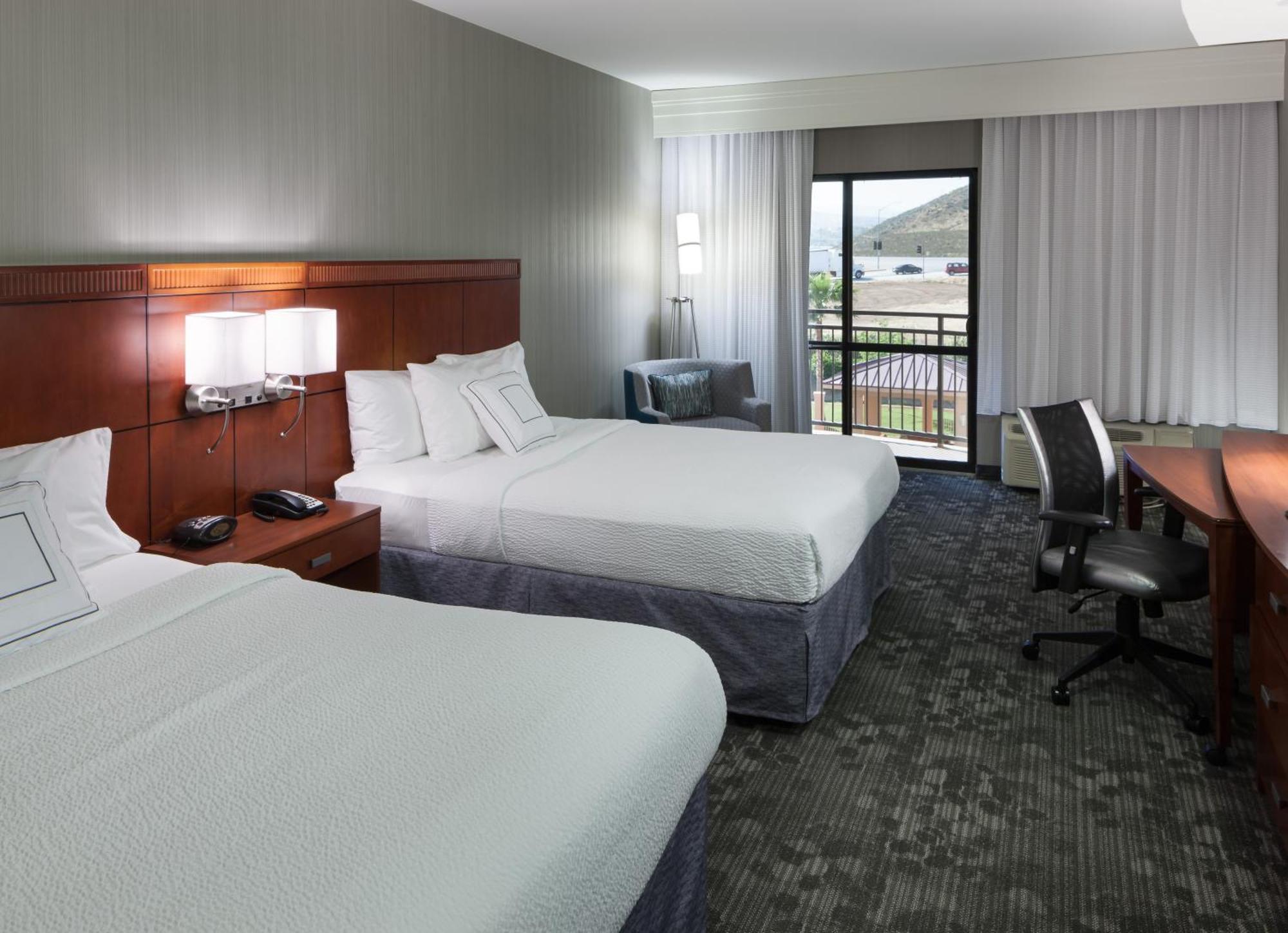 Courtyard By Marriott Santa Clarita Valencia Otel Dış mekan fotoğraf
