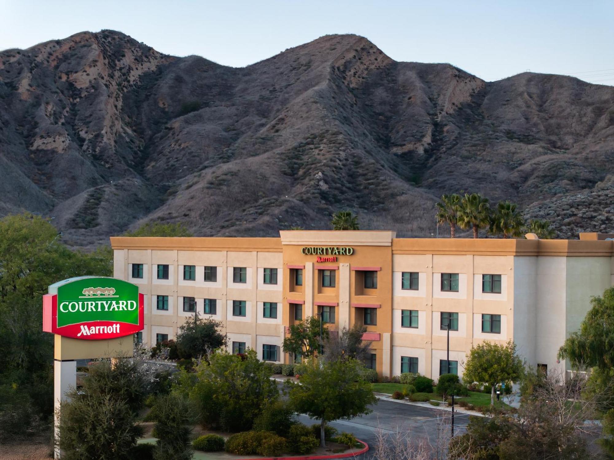 Courtyard By Marriott Santa Clarita Valencia Otel Dış mekan fotoğraf